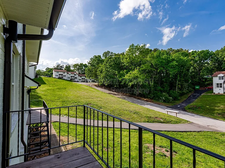 400 Gallery Ln #B-5 — Photo 14