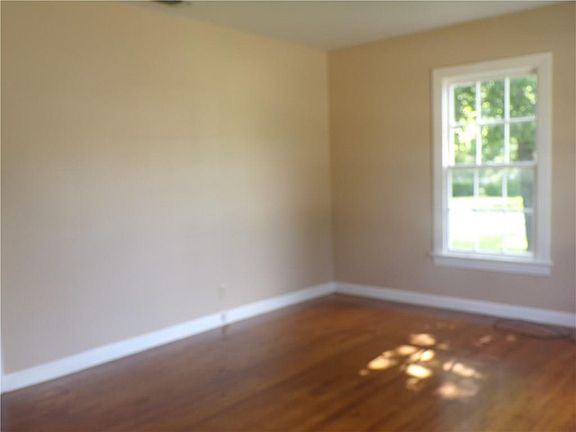 4th image of 7413 Arlie Ave