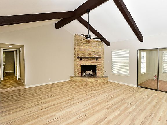 4th image of 15006 Mineral Springs St