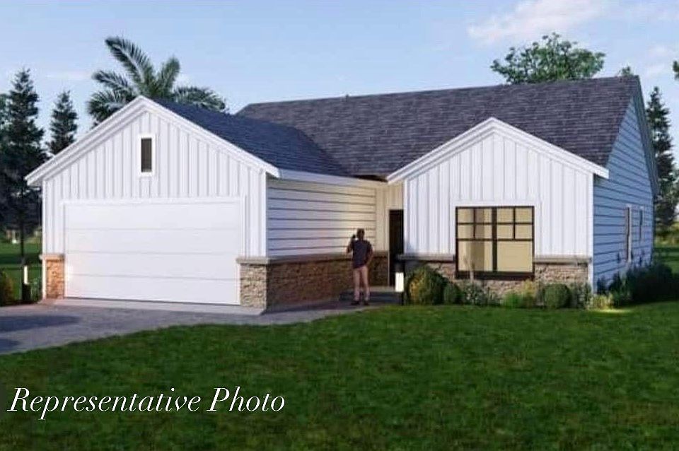 1st image of 2650 Ash Crescent St