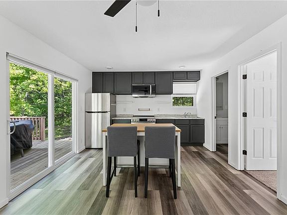 5th image of 109 Maple Dr