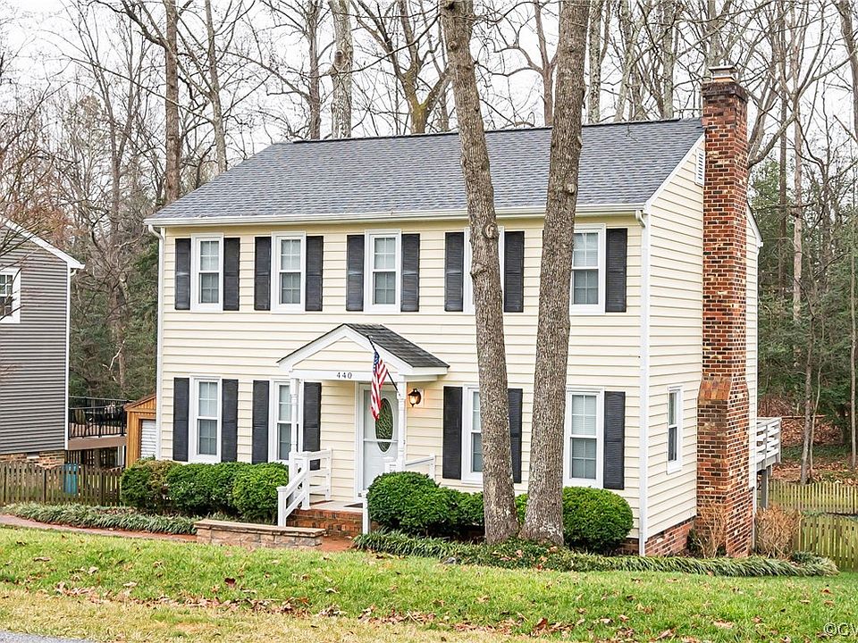 1st image of 440 Comstock Dr