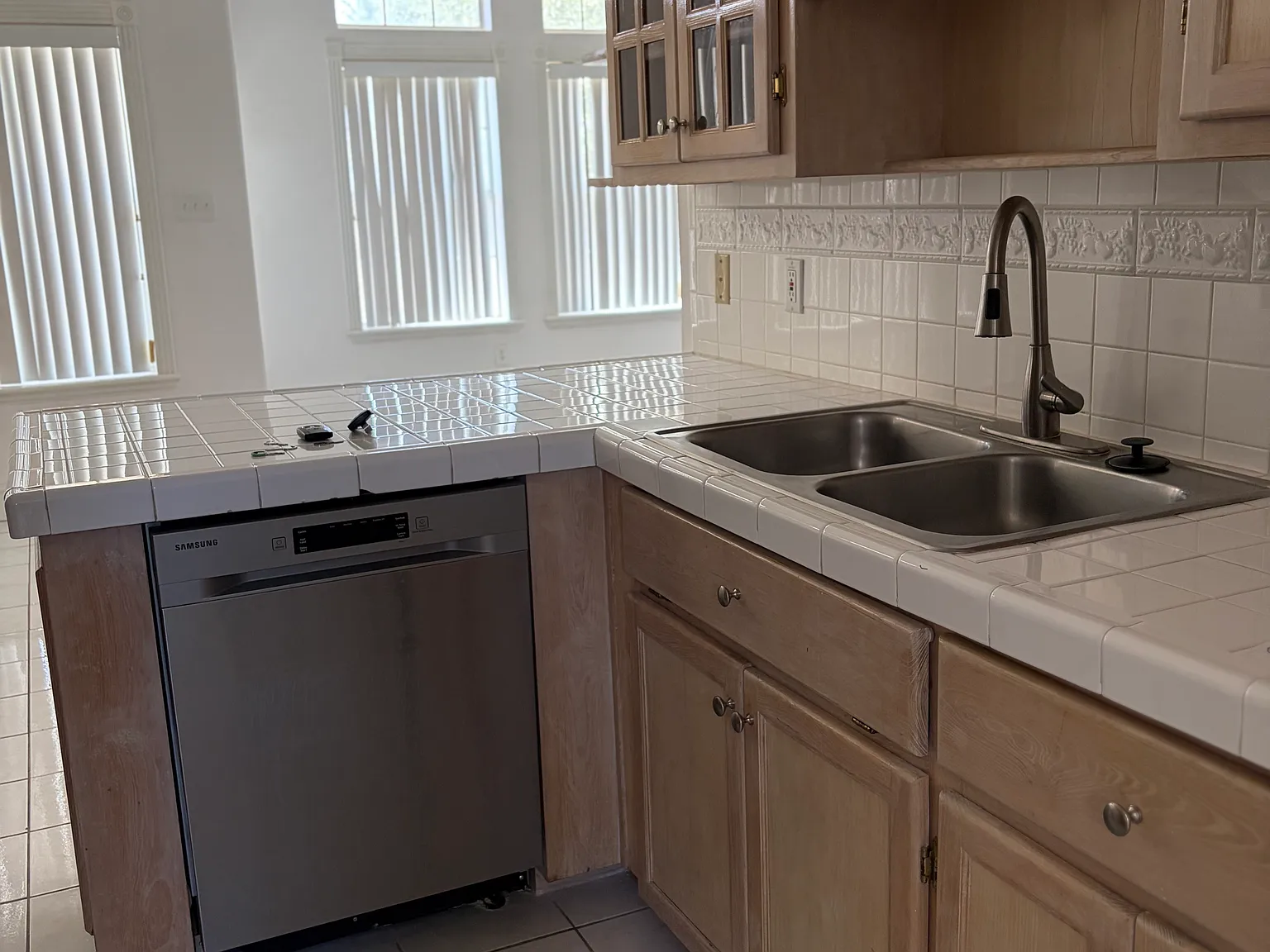 1513 Meadow Court — Photo 4