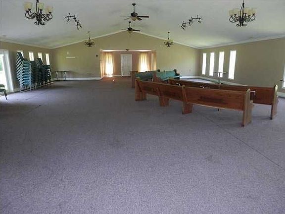 4th image of 949 Runyan Dr