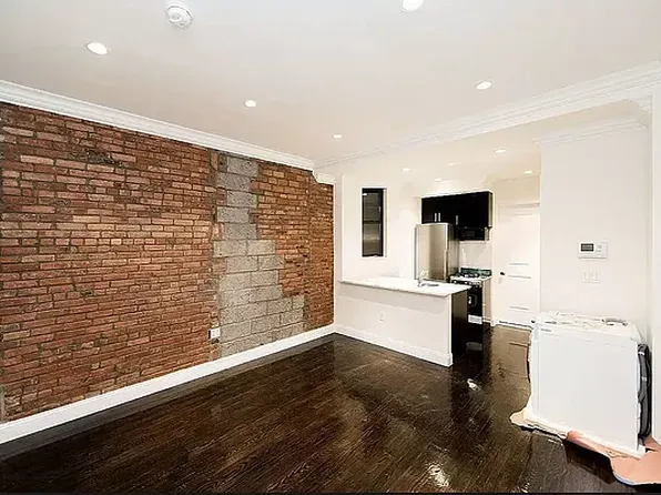 344 East 55th Street 4B image 1 of 8
