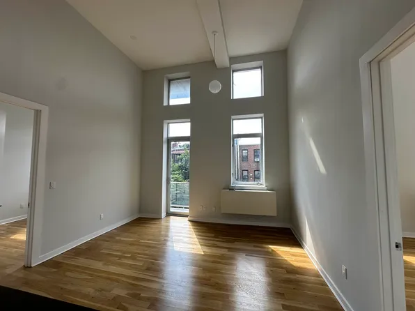 71-13 60 Lane image 4 of 28