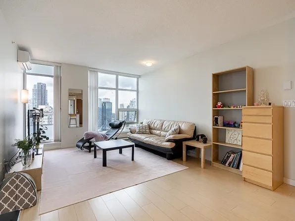 4880 Bennett St #3108, Burnaby, BC V5H 0C1