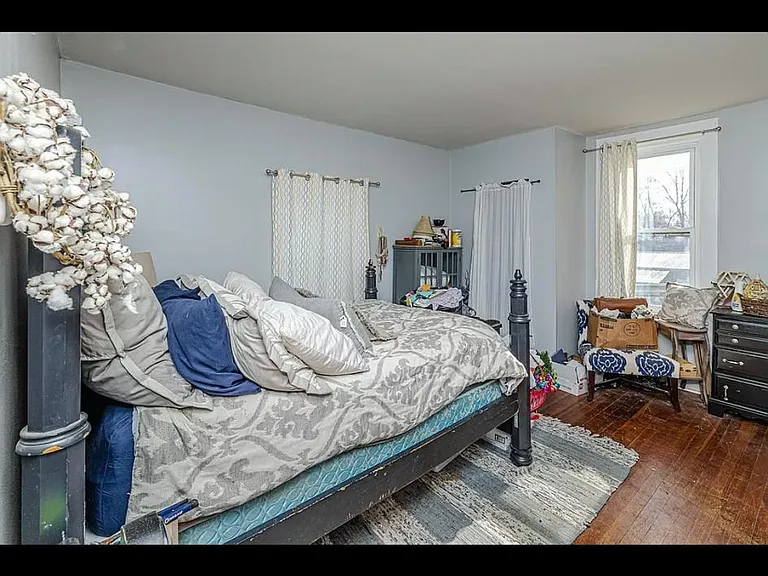 1619 W 7th St — Photo 10