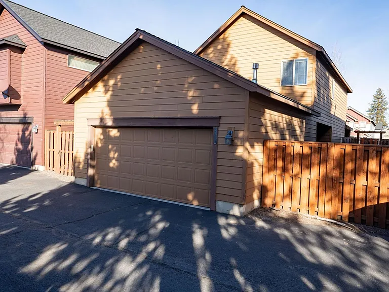 20487 Brentwood Ave — Photo 41