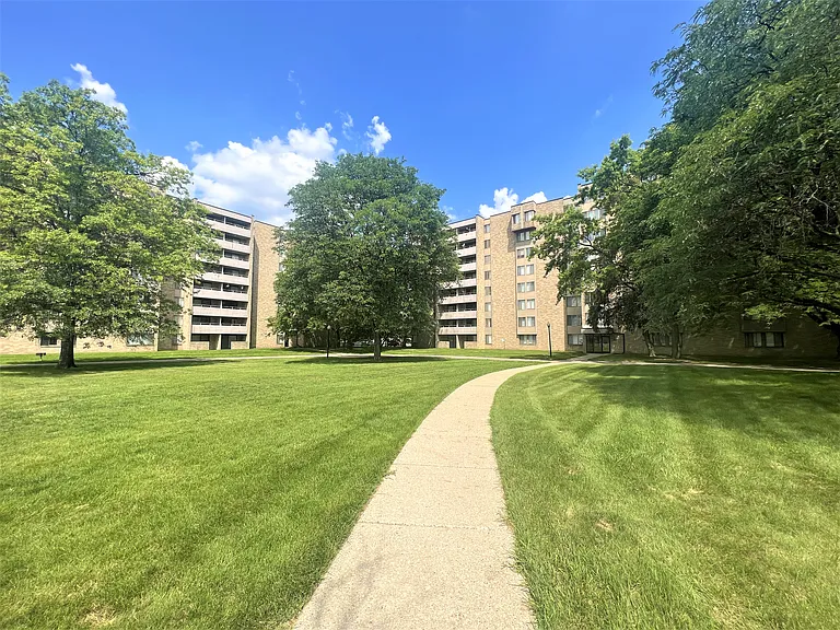 The Heights of Southfield Apartments — Photo 52