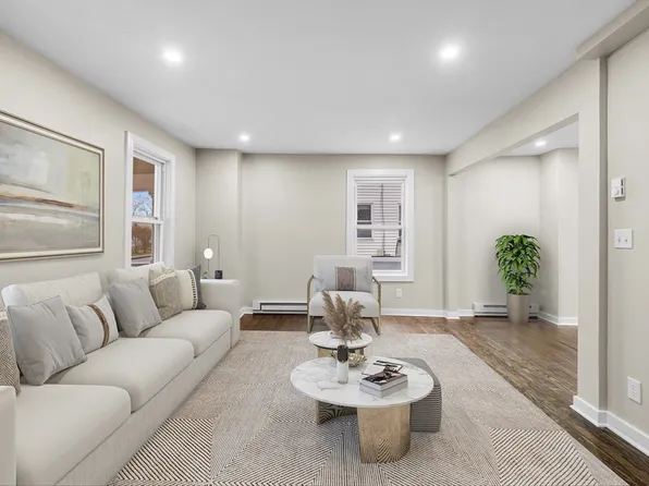 99 Tremont St, Taunton, MA 02780