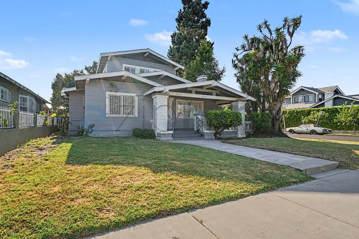 5 bed, 2.5 bath, 2010 sqft, $4,850 — Photo 3