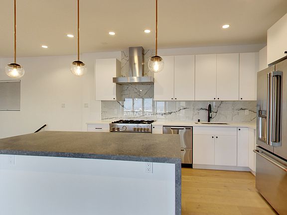 4th image of 1355 Lombard St APT 300