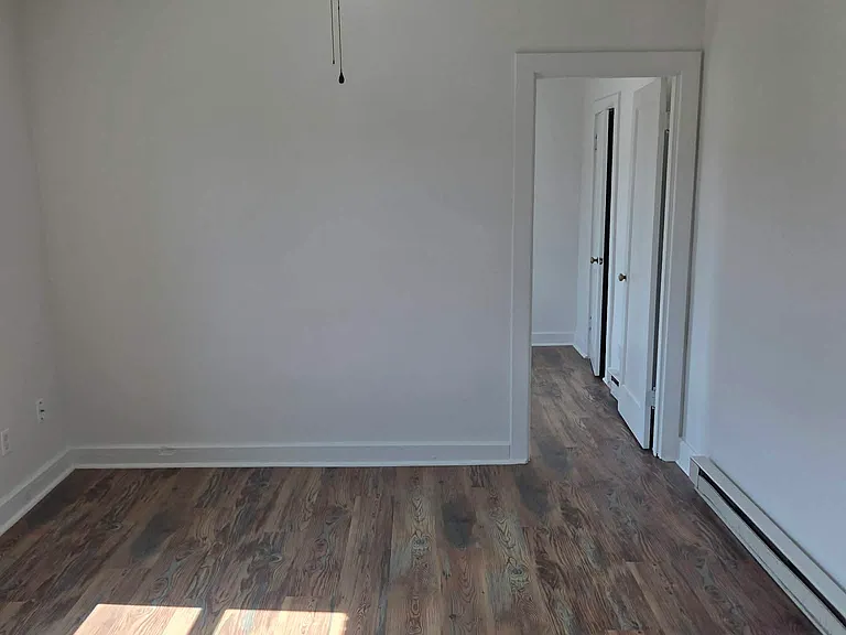 404 Walnut St #B — Photo 4
