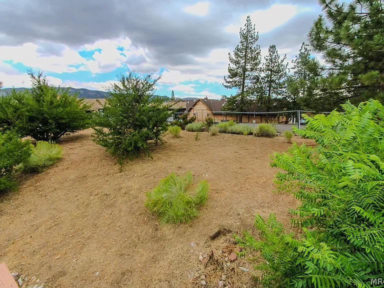 527 Cottage Ln — Photo 24