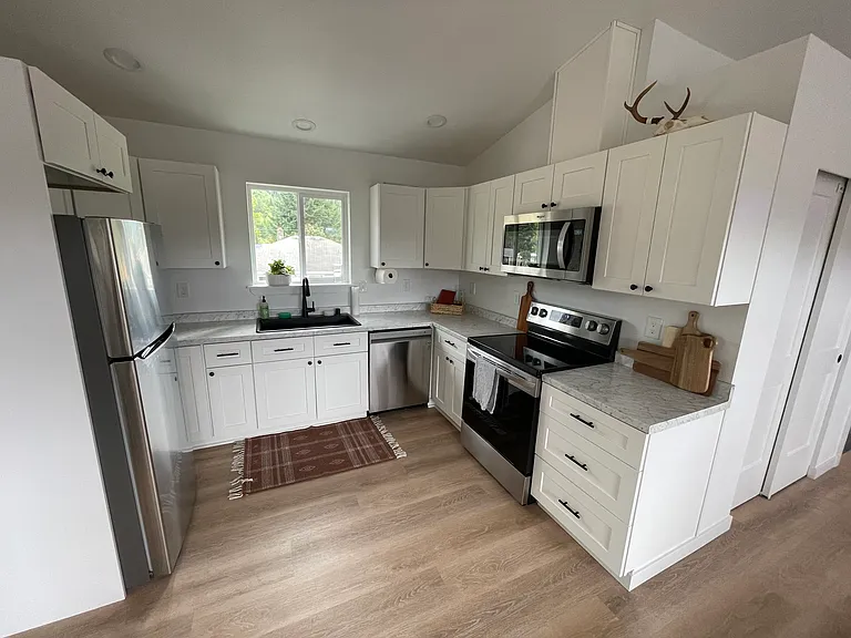 773 Central Ave E #B — Photo 6