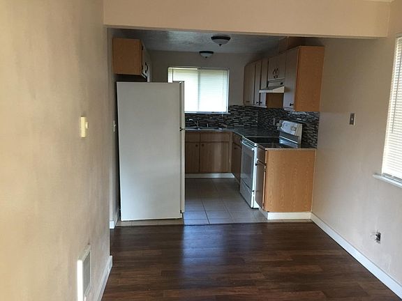 2nd image of 17219 11th Avenue Ct E