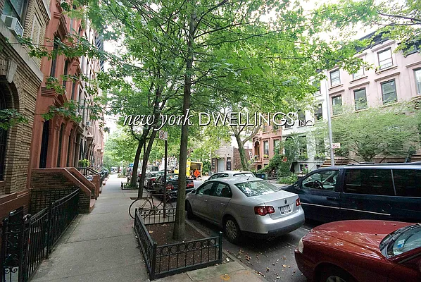Rented by New York Dwellings LLC | media 41