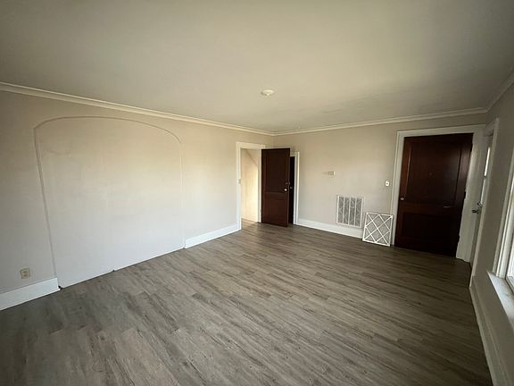 5th image of 1532 W Barker Ave #1532
