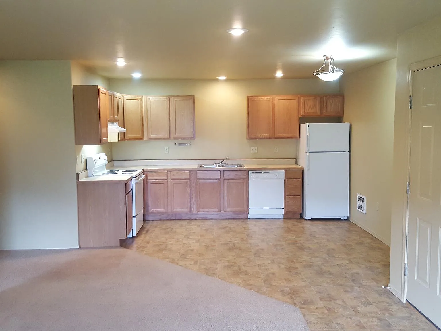 1 bed, $1,100 — Photo 3