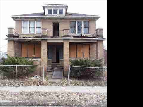 3739 Elmhurst