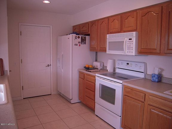 3rd image of 10121 W Brookside Dr