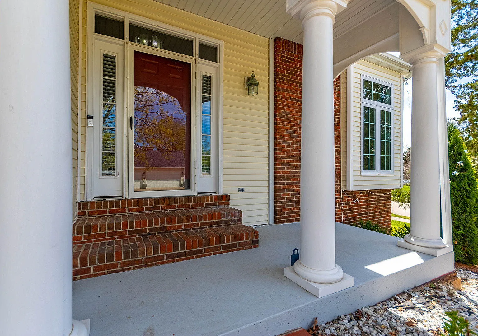 4 bed, 3.5 bath, 2807 sqft, $2,300 — Photo 4