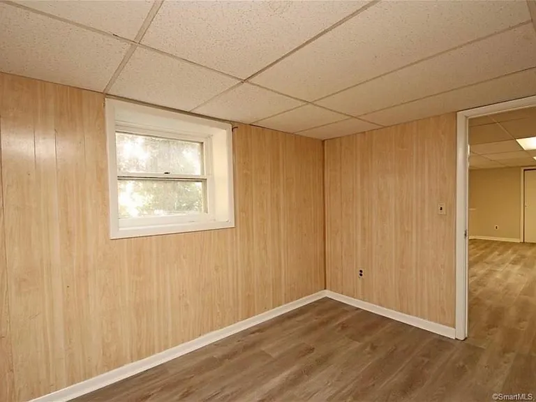 2030 Kings Hwy — Photo 23