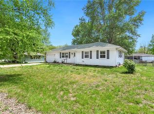111 Sharon Ln, Garden City, MO 64747