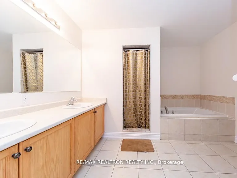24 Skelton Cres — Photo 15
