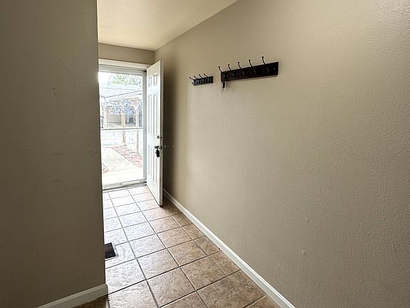 5th image of 751 W Cleveland Cir #1