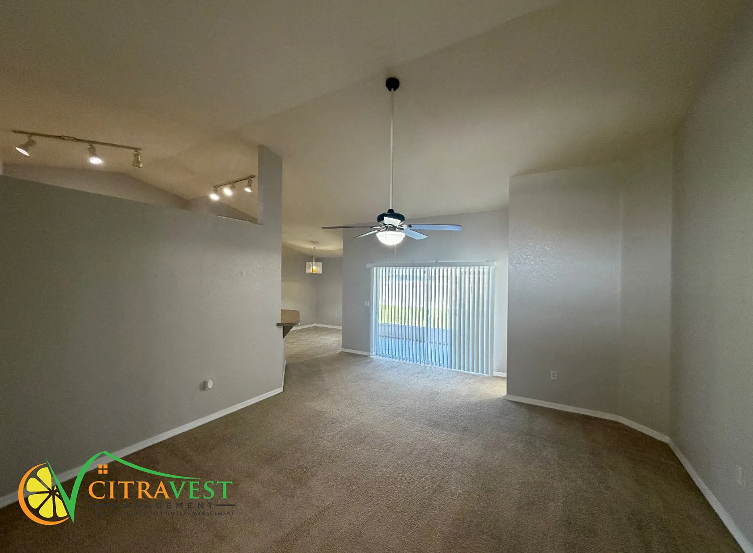 Winter Haven Large 3 Bedroom — Photo 4