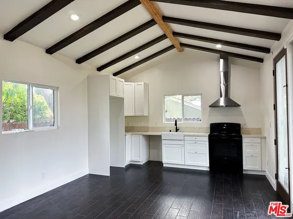 6214 W 77th St, Los Angeles, CA 90045