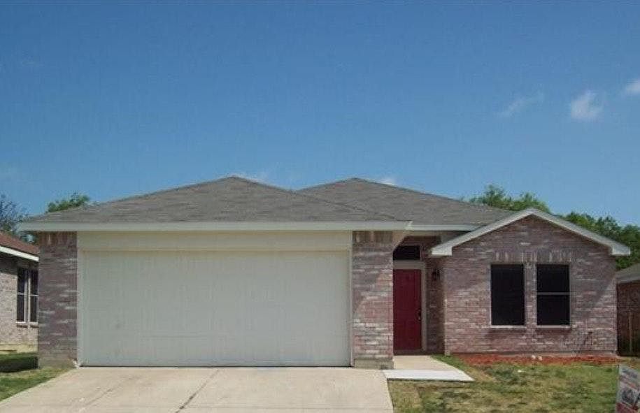 1st image of 815 Engleside Dr