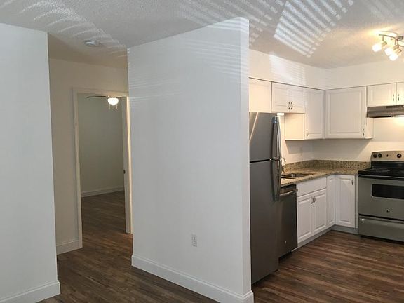 3rd image of 1417 29th St APT D