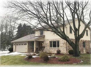 512 Cramford Dr, Racine, WI 53402