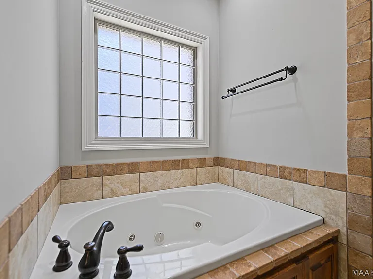 1694 Pebble Creek Dr — Photo 34