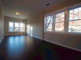 3211 S Racine Ave #2F, Chicago, IL 60608