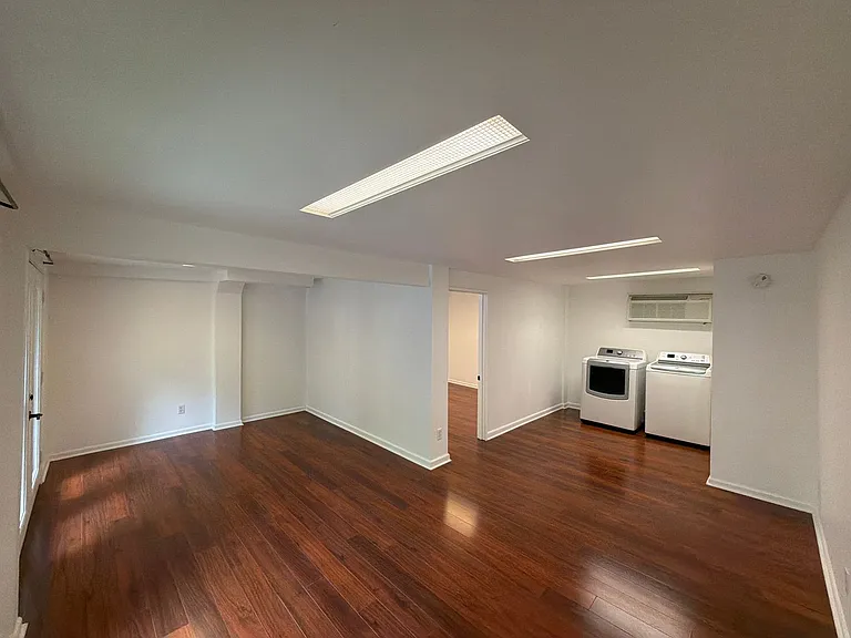 213 S Summit Ave — Photo 4