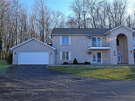 2nd image of 897 Auburn Hills Dr Unit 4