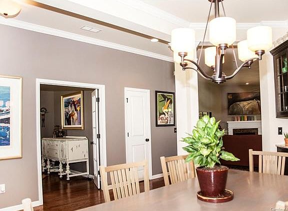 4th image of 10601 Coronet Ct