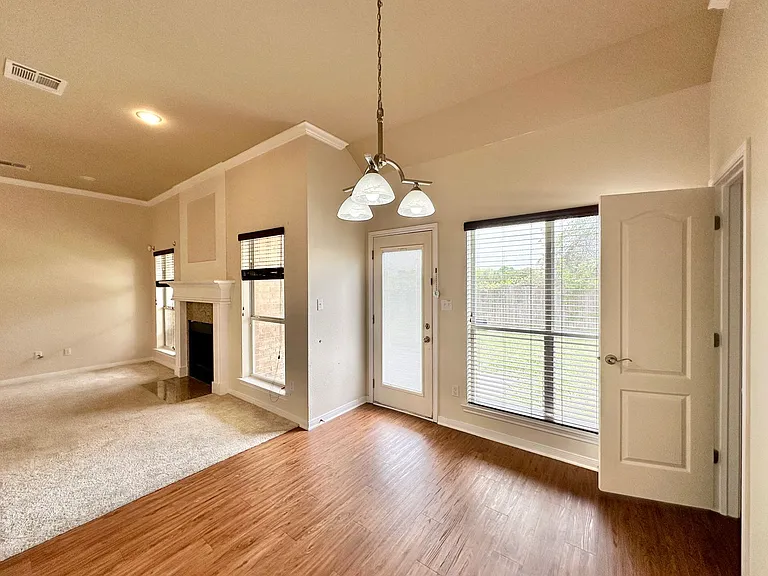 705 Marshall Dr — Photo 14