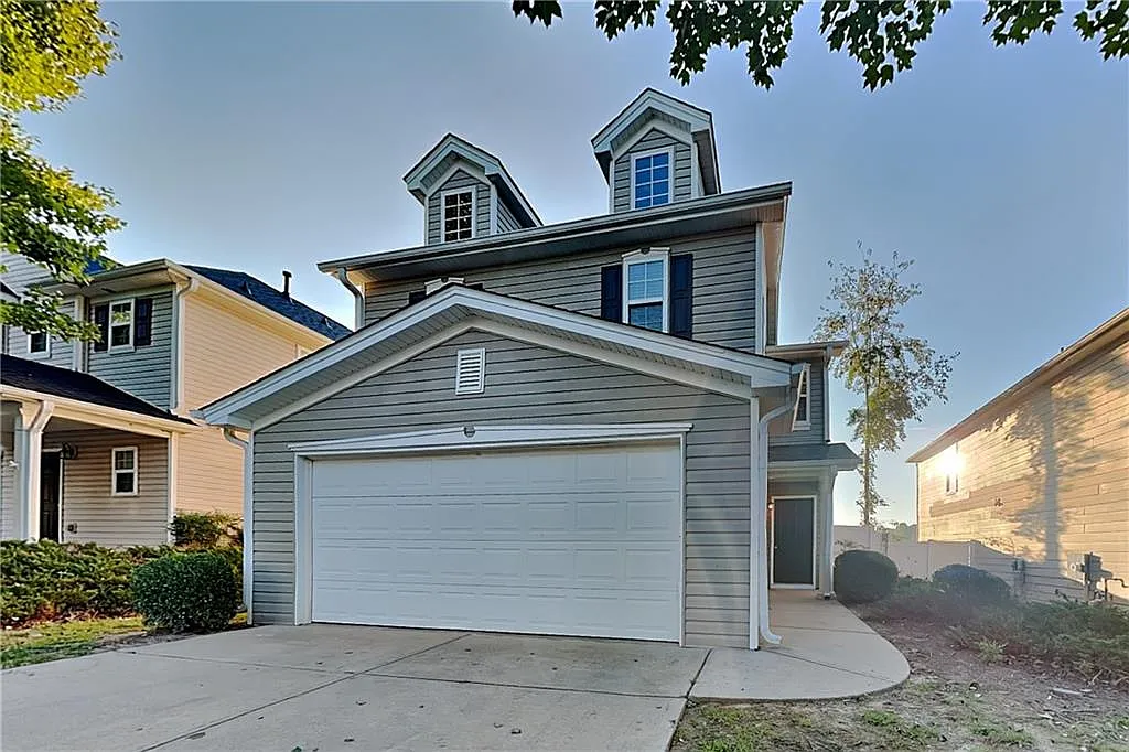 3 bed, 2.5 bath, 2115 sqft, $1,925 — Photo 1
