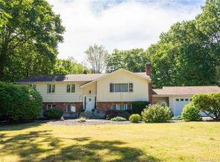 12 Melon Patch Ln, Monroe, CT 06468