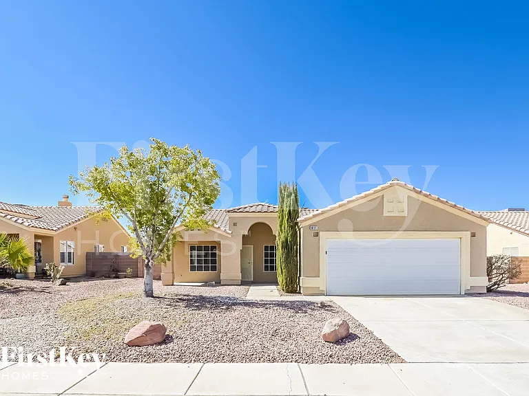 811 Mesa Pine Ct — Photo 1