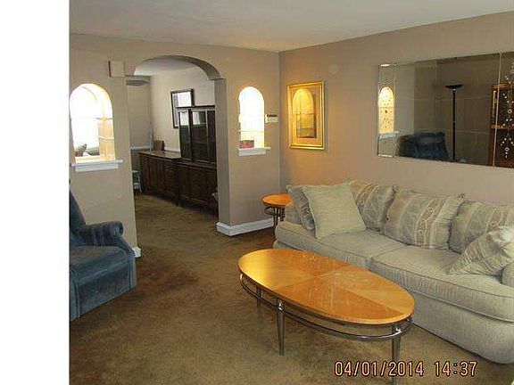 3rd image of 6335 Glenloch St