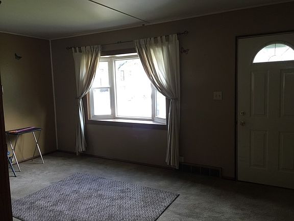 4th image of 922 W Westwood Ave