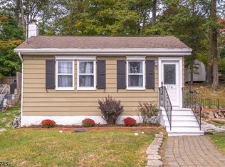 176 Monroe Trl, Hopatcong Boro, NJ 07843