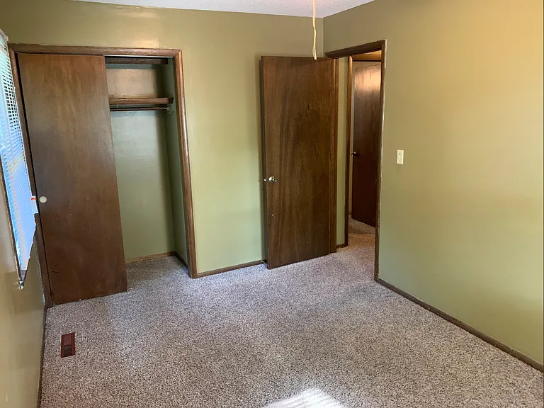 223 S Meadowview Ave — Photo 18