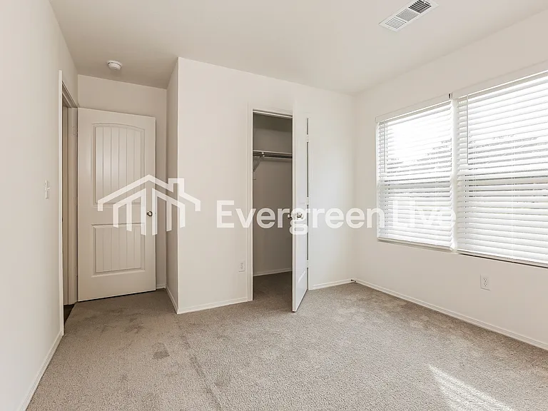 111 Jasmine Ct — Photo 13